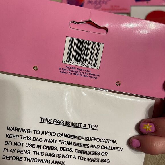 💕 Red Paper Heart Decals Valentines Craft Arts and Crafts Banner Classroom - Picture 3 of 3